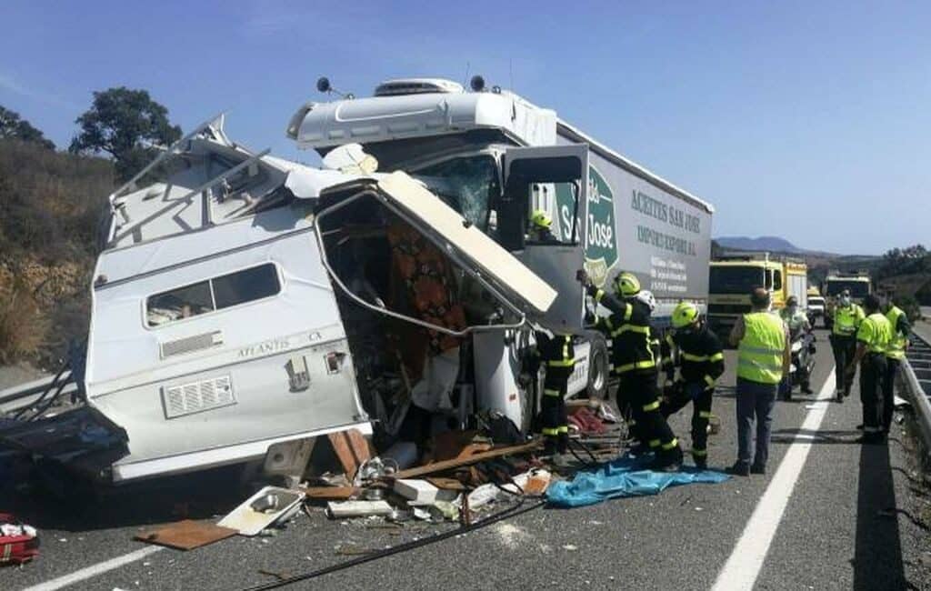 Politie bevestigt frontale botsing kampeerauto als partnergeweld in Cádiz