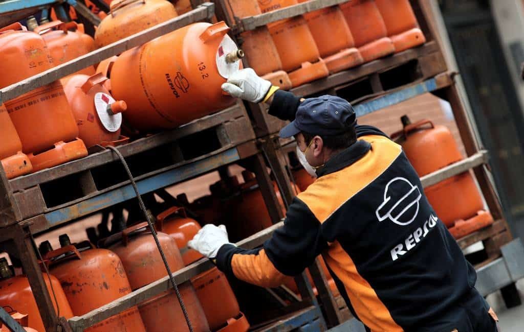 Oranje gekleurde butaangasflessen worden weer iets duurder in Spanje