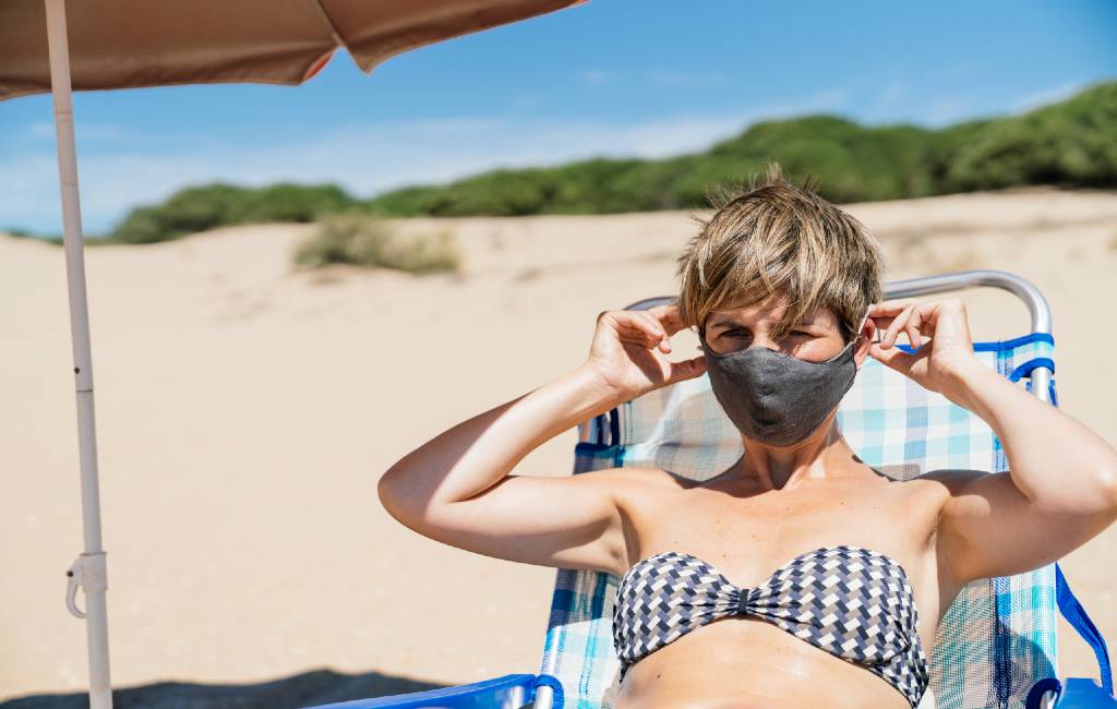 Mondkapjesplicht Wet Op Strand En In De Natuur Wordt Geanalyseerd En Niet Overal Toegepast Spanjevandaag