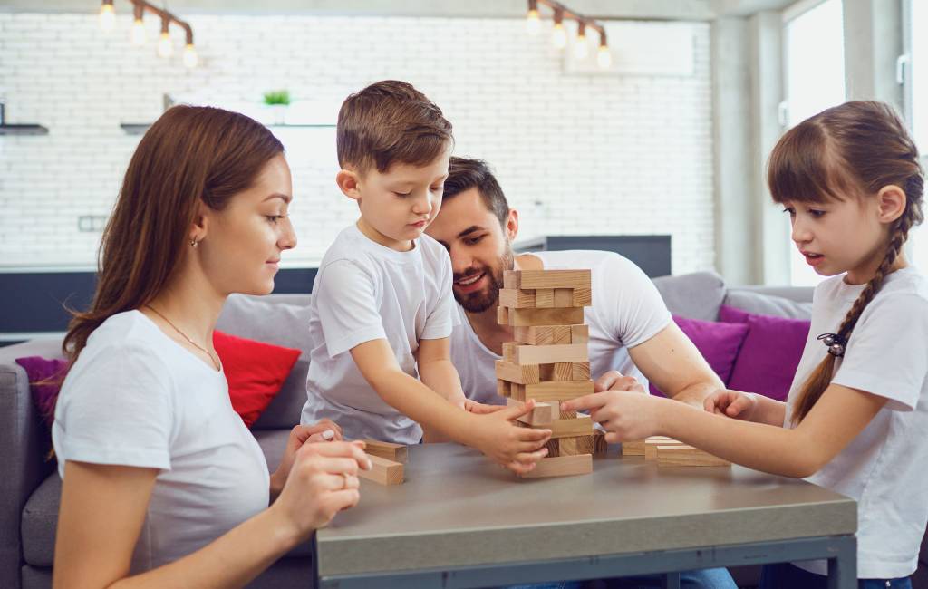 Bordspelletjes blijven populair in Spanje vanwege de corona-crisis en meer family-time