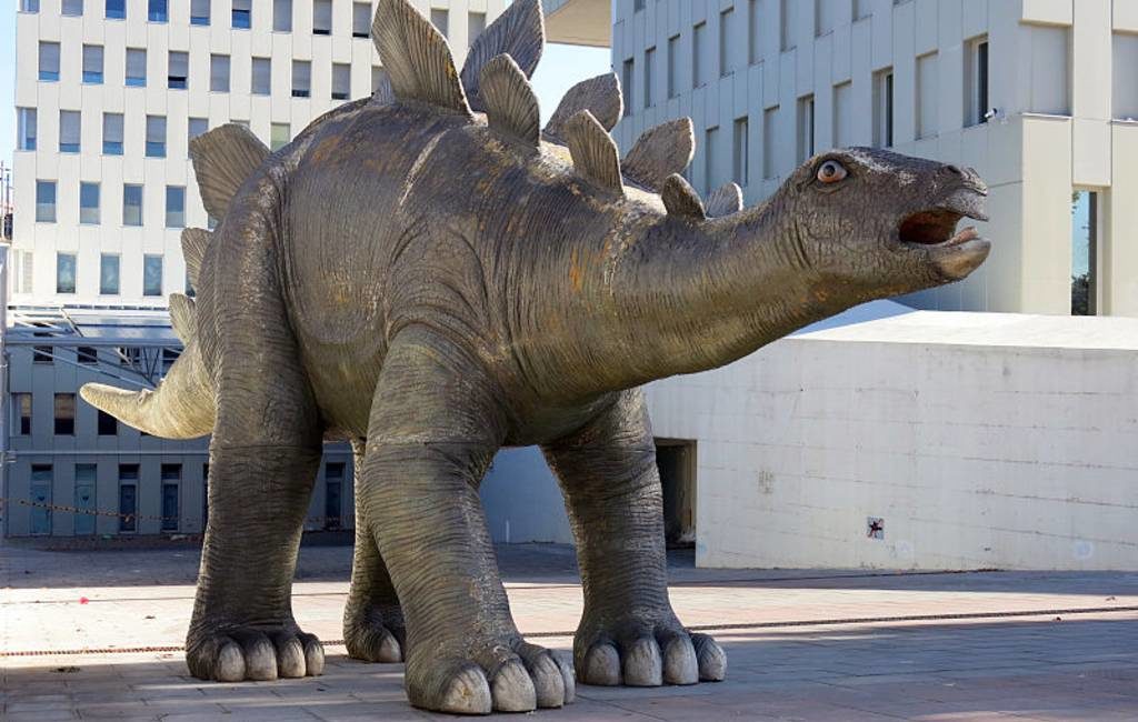 Dode man in een dinosaurus-poot gevonden nabij Barcelona