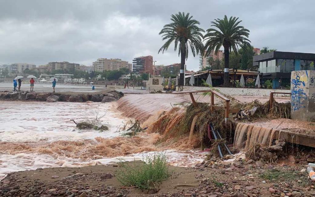 Enorme waterhoos in Benicàssim aan de Costa Azahar