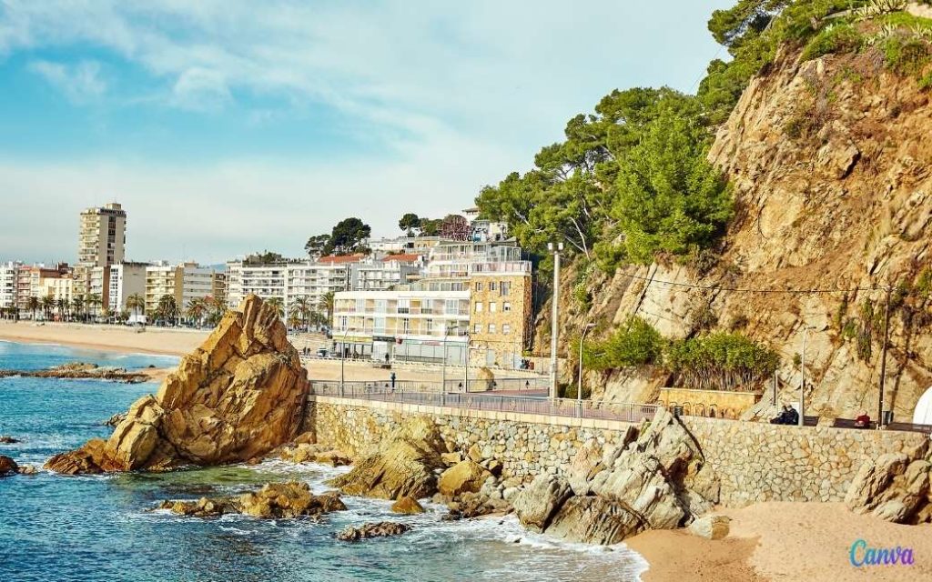 Man in Lloret de Mar overleden in zee na mislukte reddingspoging hond