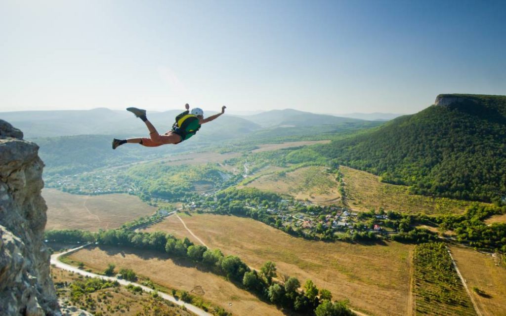 Basejumper komt om het leven na 500 meter val in de Pyreneeën