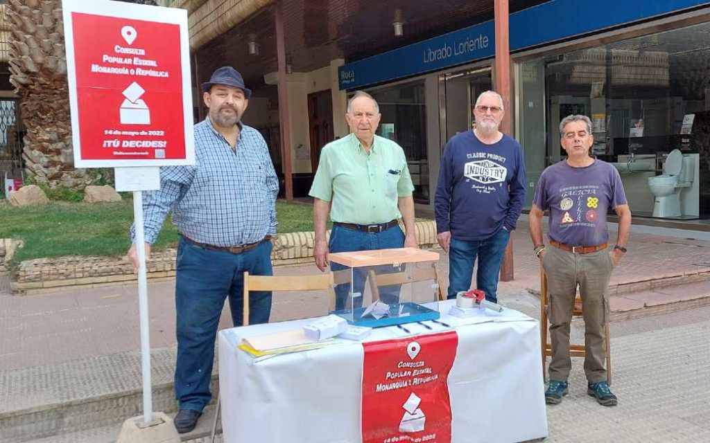 Duizenden Spanjaarden kiezen voor een monarchie of republiek in Spanje