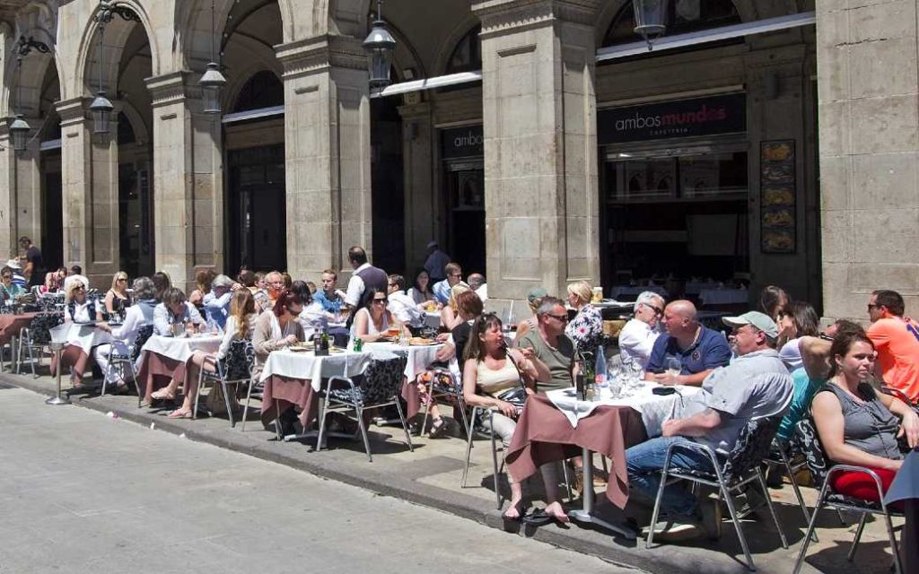 Maximaal 30 minuten voor een biertje of Sangría op terrassen in Barcelona