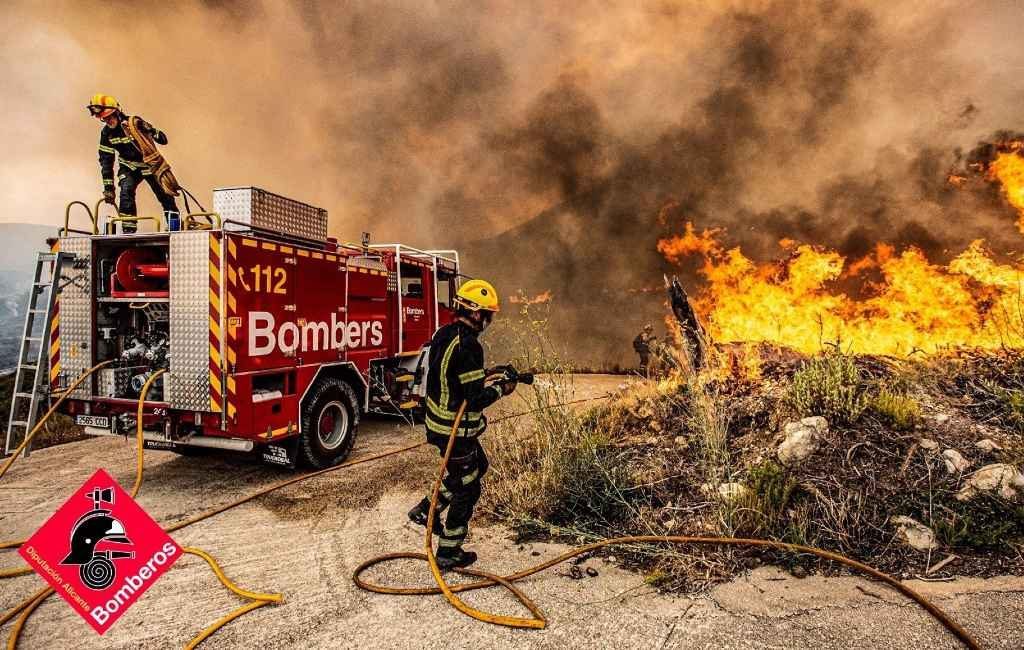 Regen en hagel blussen natuur- en bosbrand aan de Costa Blanca