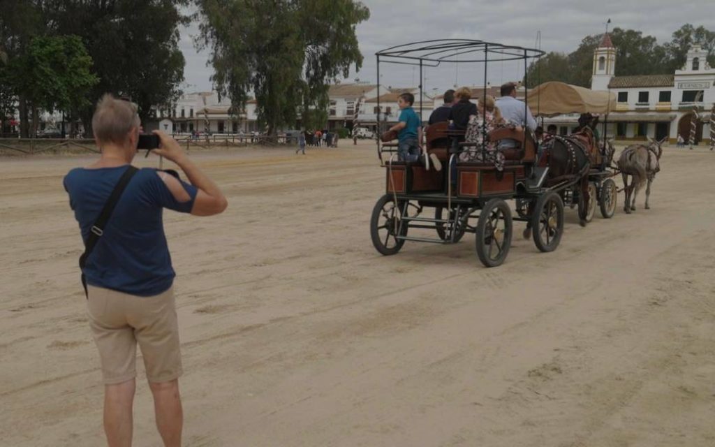 ‘We zijn er bijna’ aflevering 3: Bezoek aan El Rocio maar wat is dat eigenlijk?