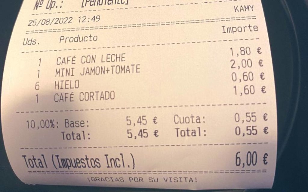 In Spanje wordt 0,10 euro gevraagd per ijsklontje