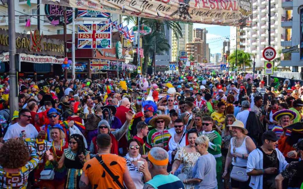 Benidorm was weer bontgekleurd tijdens het Britse ‘Fancy Dress Party’