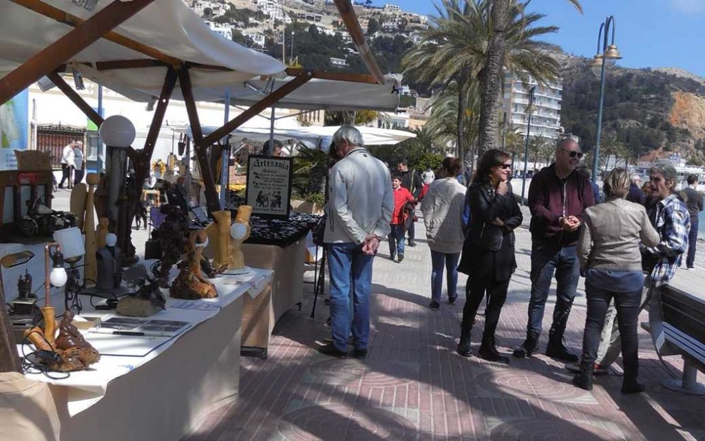 Vereniging van kunstenaars en ambachtslieden Amata viert 25e verjaardag in de haven van Jávea