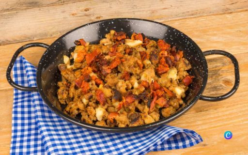 SpanjeRecept: de heerlijke migas met broodkruimels en andere ingrediënten