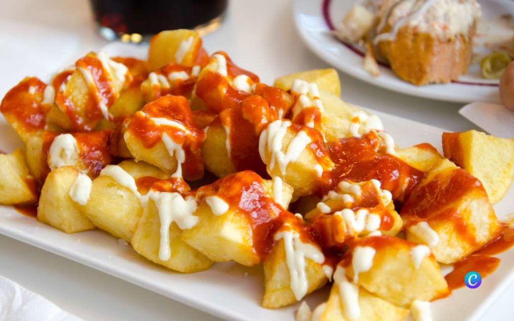 SpanjeRecept: de populaire en lekker pittige ‘patatas bravas’