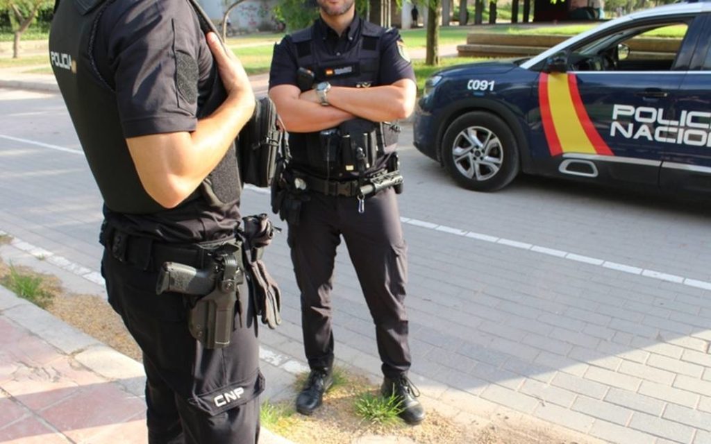 Bende opgerold die zich voordeed als politie om andere bendes te beroven