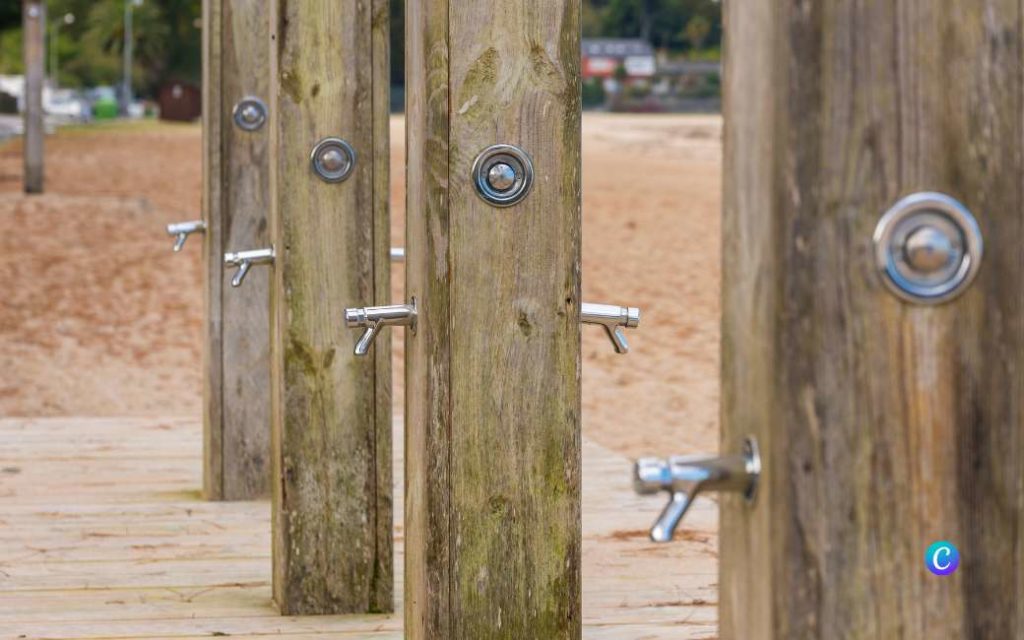 Badplaatsen Salou en La Pineda sluiten stranddouches vanwege watergebrek