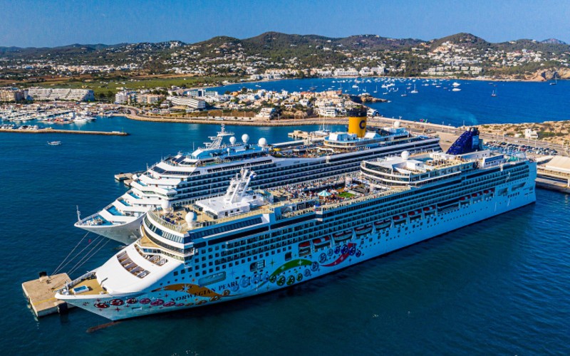 Drie keer zoveel cruiseschip passagiers dan bewoners op Ibiza in 2023