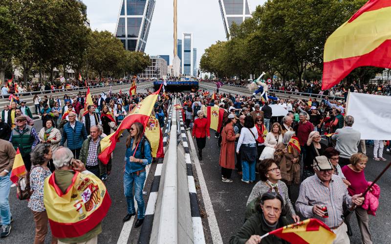 Duizenden mensen bij manifestatie tegen huidige regering in Madrid