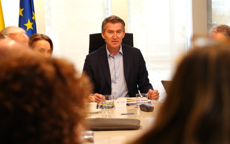 PP overweegt samenwerking met Junts en Vox voor motie van wantrouwen, maar Catalanen sluiten dat uit