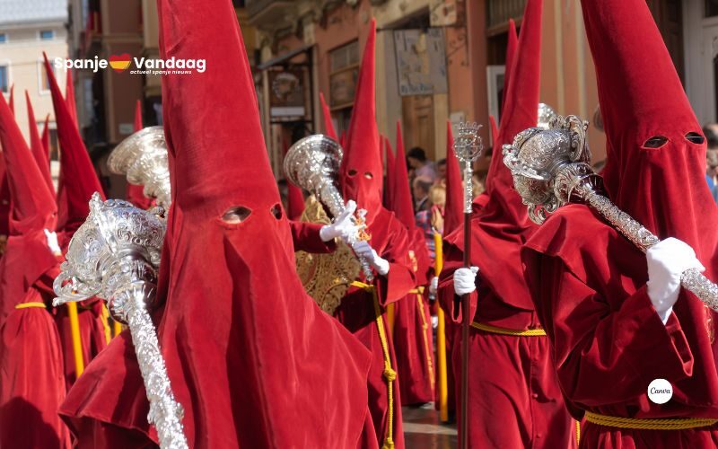 Dit is waarom de puntmutsen tijdens de Semana Santa processies worden gedragen