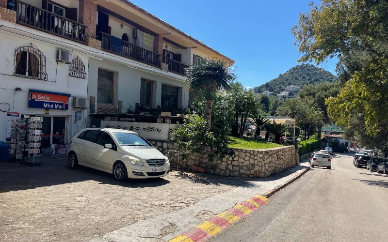 Supermarkt in La Sella te koop: unieke kans voor wie wil ondernemen aan de Costa Blanca
