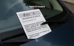 Alicante waarschuwt voor valse verkeersboetes met QR-codes op auto's