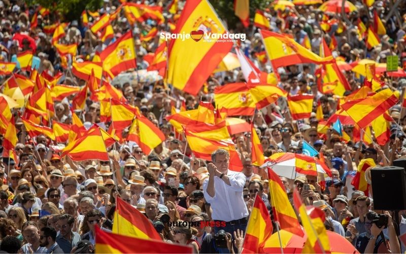 ‘Maffia of democratie’ als motto van de bijeenkomst in Madrid tegen premier Sánchez