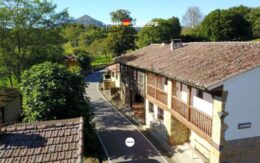 Nederlandse broer en zus kopen dorp in Spanje