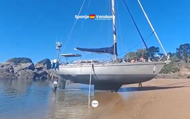 Nederlander laat zeilboot vastlopen op strand in Galicië voor schoonmaakbeurt