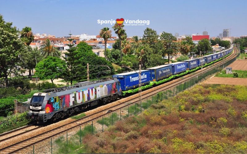 Spanje bouwt aan spoorautowegen met vrachtwagens op de trein tussen Algeciras, Madrid en Zaragoza