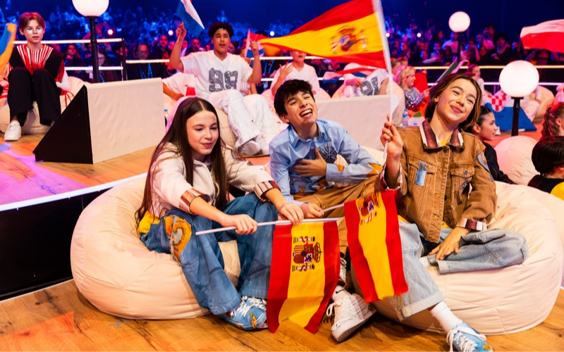 Spanje eindigt als vijfde bij Junior Eurovisie 2025 dat door Frankrijk is gewonnen