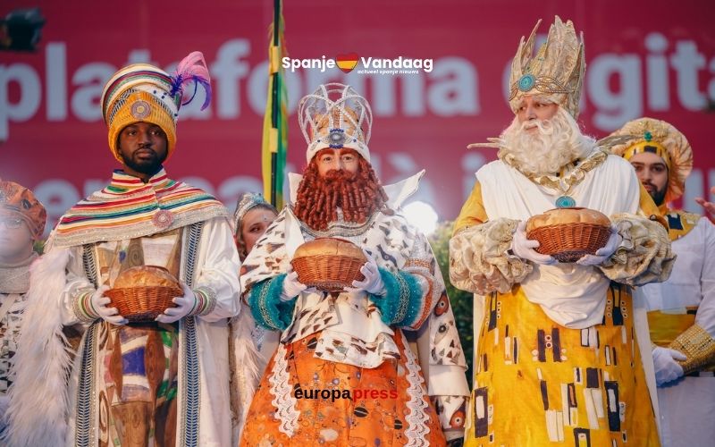 De populaire 'Cabalgata de los Reyes Magos' of Driekoningen parade in Spanje