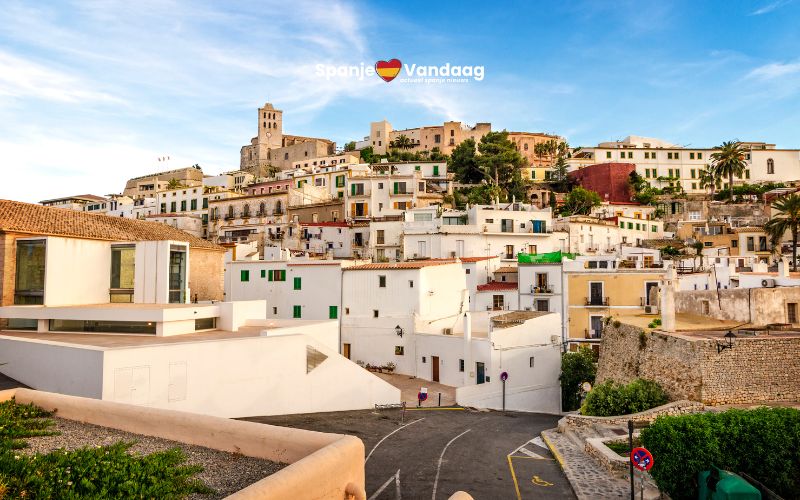 Waarom steeds meer vaste bewoners Ibiza de rug toekeren