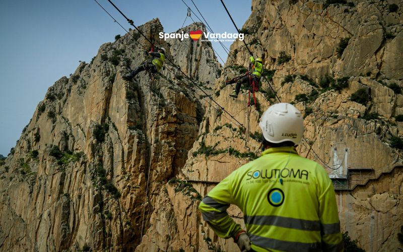 Bouw van langste hangbrug van Spanje bij Caminito del Rey maakt grote stappen