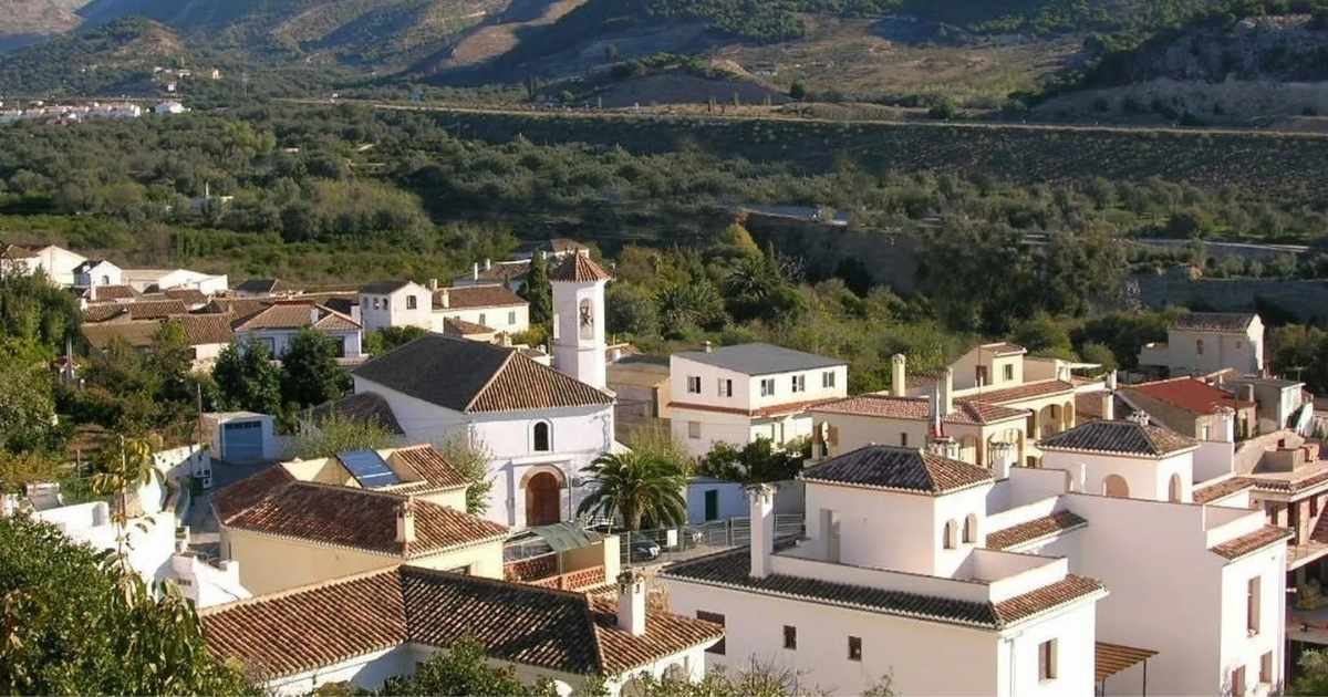 Nederlandse makelaarster omgekomen na val door zoldervloer in Granada-dorp