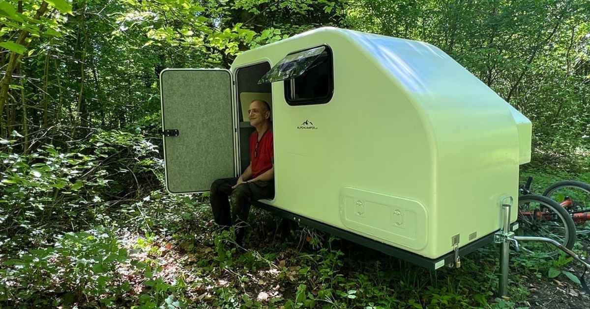 Op de fiets en kamperen in Spanje: fietscaravan voor twee personen met toilet is een luxe optie