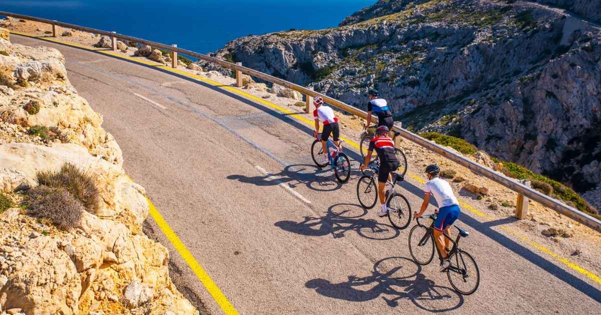 Mallorca loopt vast door groeiende stroom fietstoeristen op bergwegen