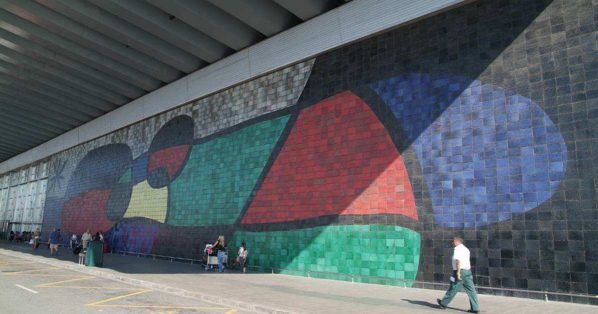 Miró’s reuzenmozaïek op luchthaven Barcelona krijgt hoogste staatsbescherming