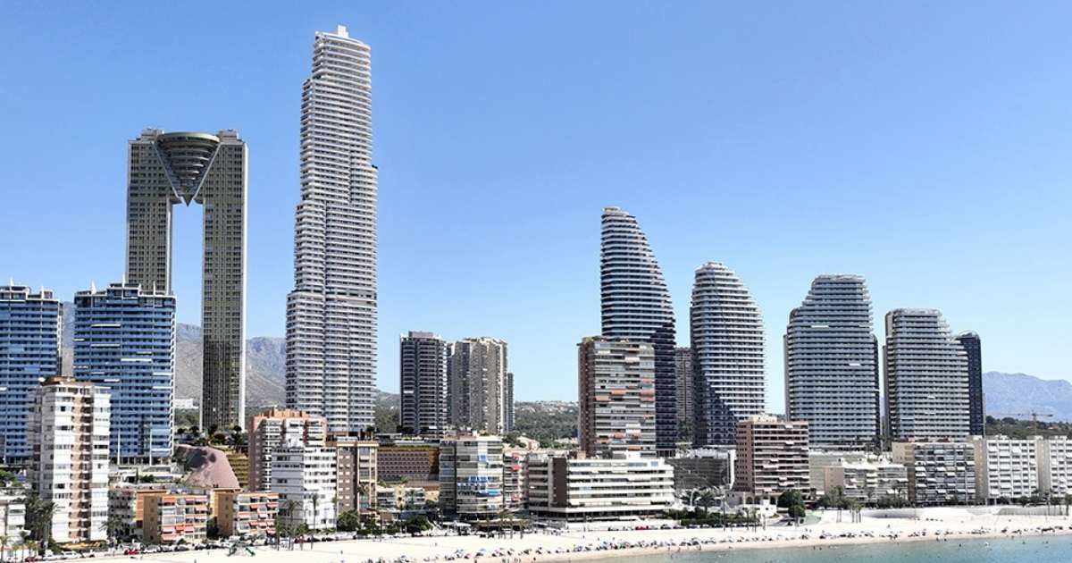 TM Tower in Benidorm wordt hoogste woontoren van Europa: helft appartementen al verkocht