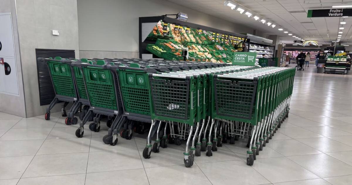 Waarom supermarkten in Spanje steeds grotere winkelwagens
