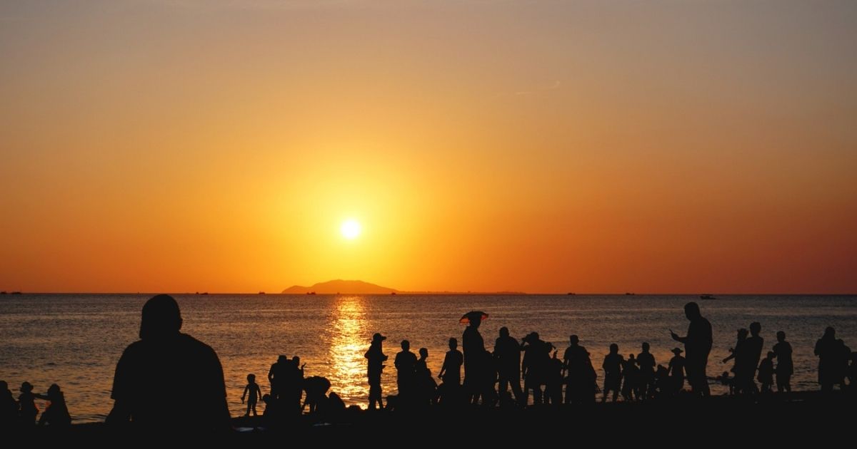 Wat is ‘dusking’? De zomertrend van 2026, waarbij toeristen de Spaanse hitte ontlopen