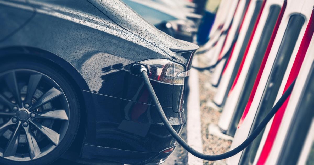 Spanje nadert miljoen elektrische en hybride auto’s na recordaantal inschrijvingen