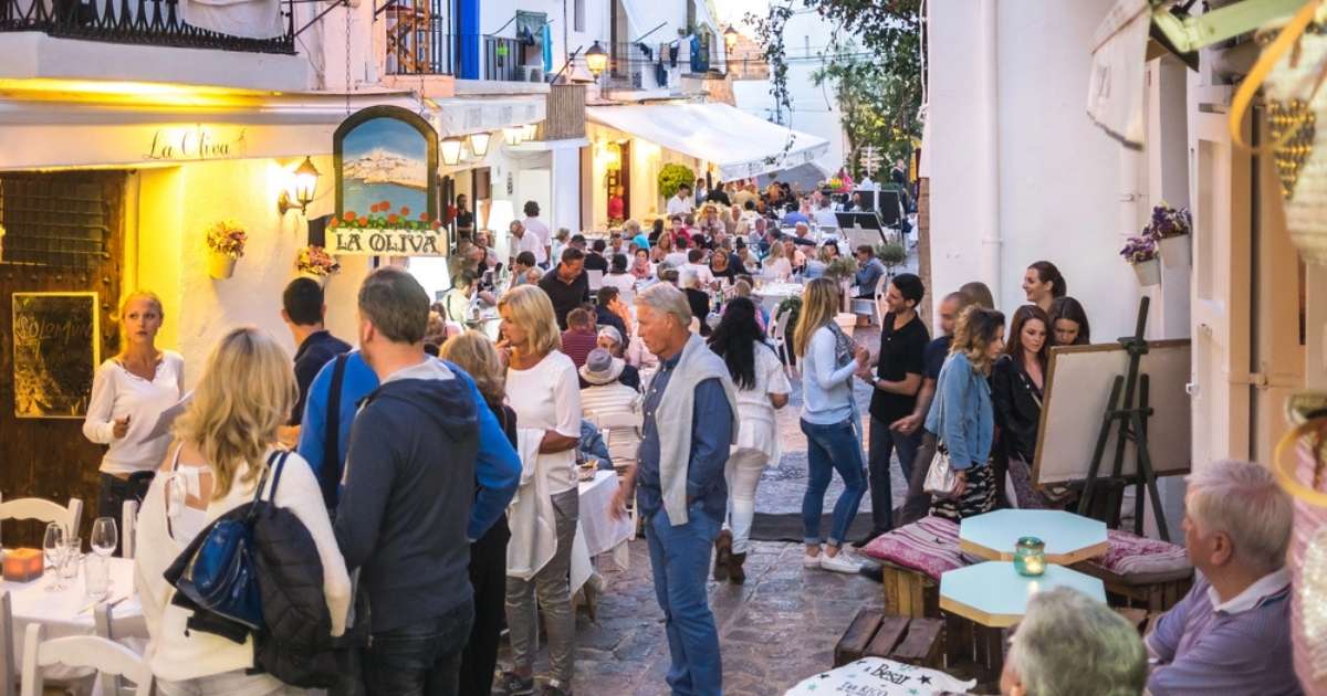 Ibiza op een kantelpunt: hoe massatoerisme het eiland langzaam uitholt