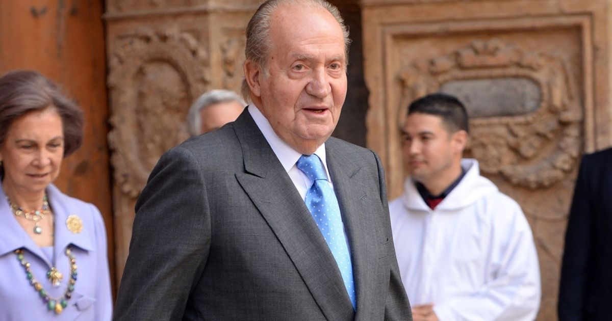 Ex-minnares van voormalig Spaanse koning Juan Carlos verkoopt juwelen voor fractie van hun waarde
