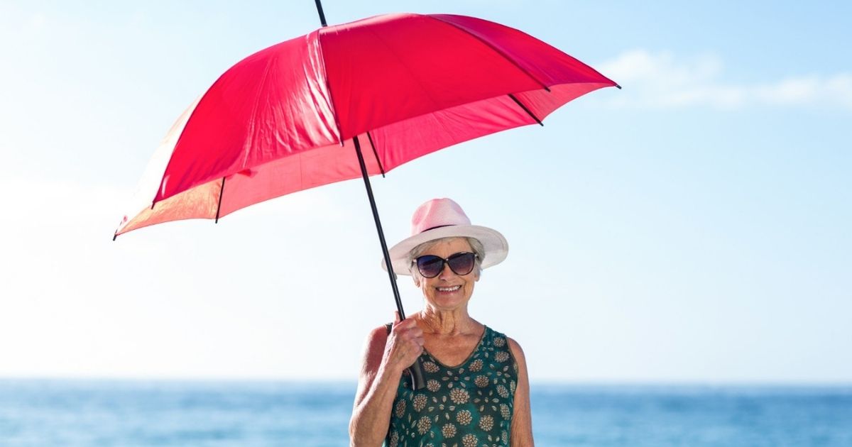 Paraplu als ‘parasol’ tegen de zon: een trend die snel terrein wint in Spanje