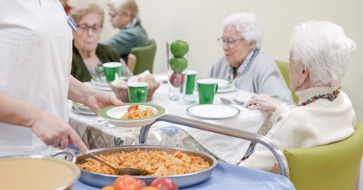 Spaanse verzorgingshuizen: helft van de families klaagt over personeel en wachtlijsten