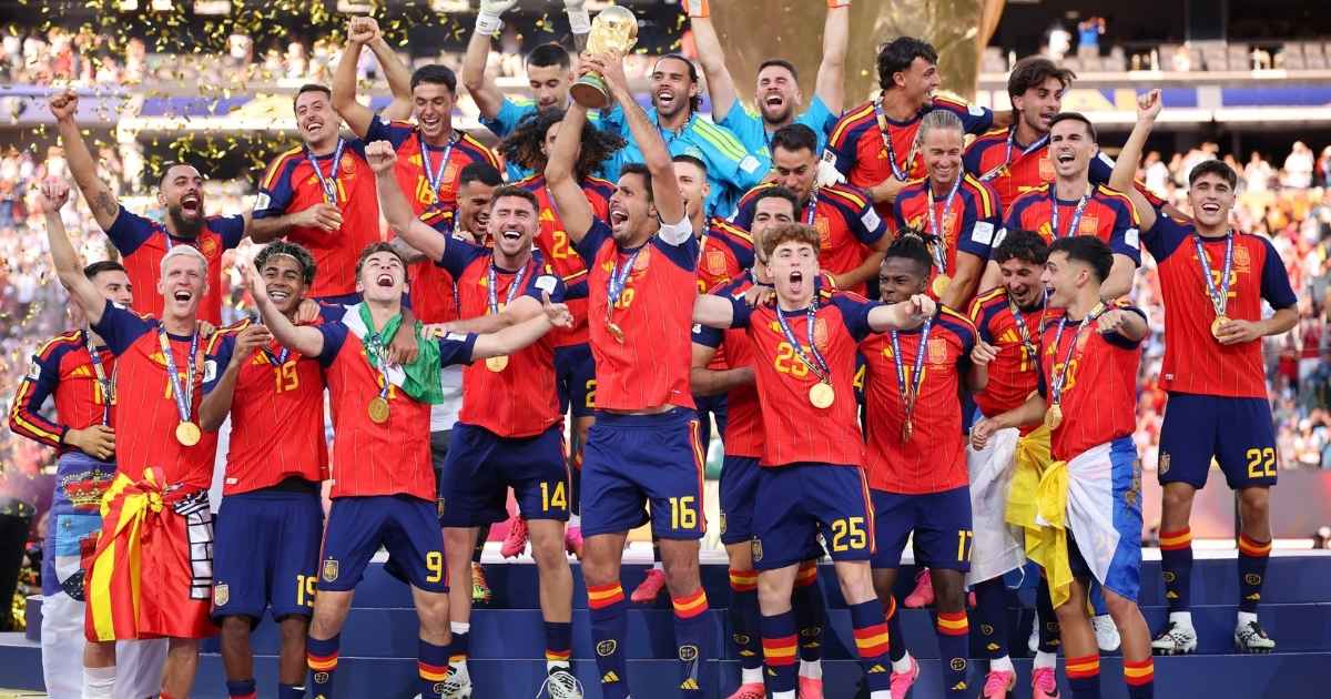 Spanje wereldkampioen: Torres schiet La Roja naar eerste WK-titel sinds 2010