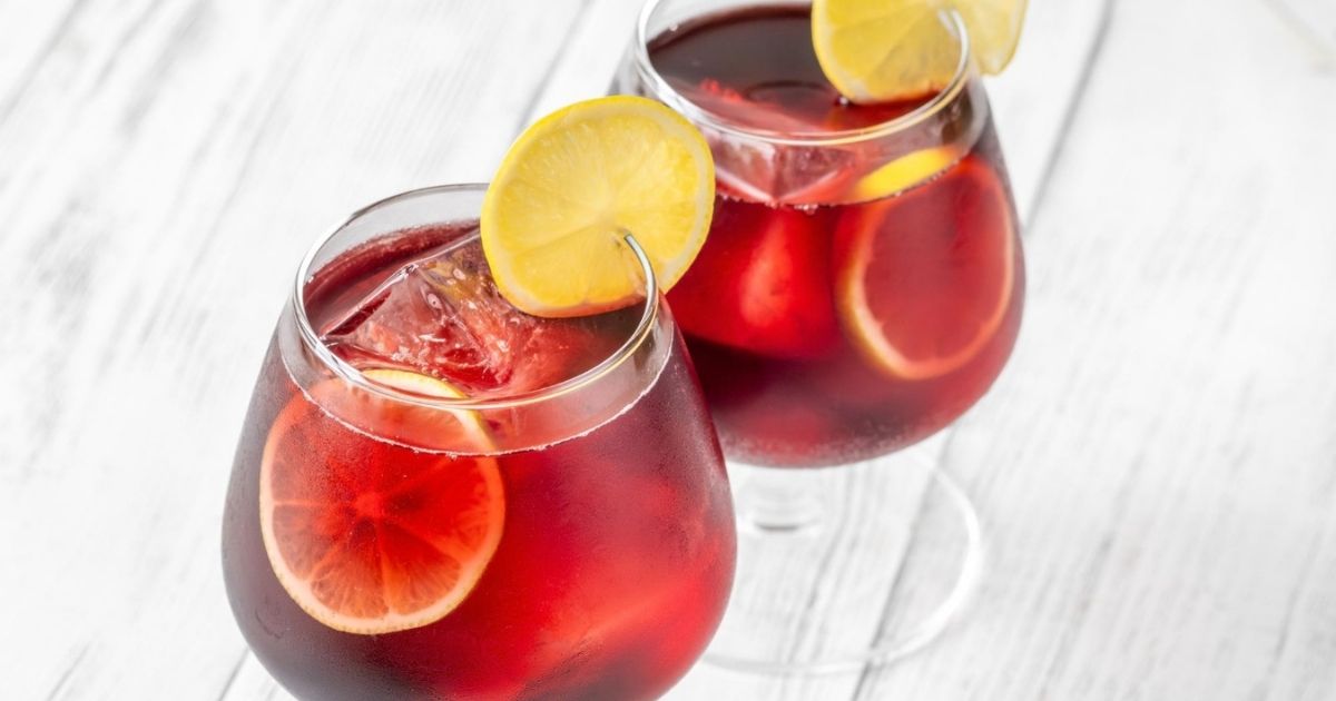 Tinto de Verano: waarom dit Spaanse zomerdrankje nu ook in Nederland en België populair wordt