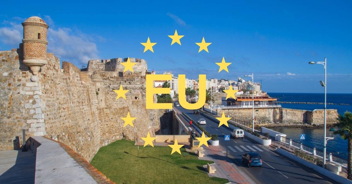 EU belooft Spanje noodhulp na dodelijke Ceuta-crisis, geld nog niet toegezegd 1 Historische muur met EU-symbool