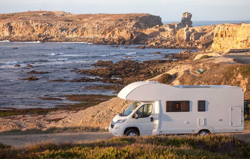 microscopisch herstel Kruik Met camper kamperen en parkeren 'verboden' in Portugal, hoe is dat in  Spanje?