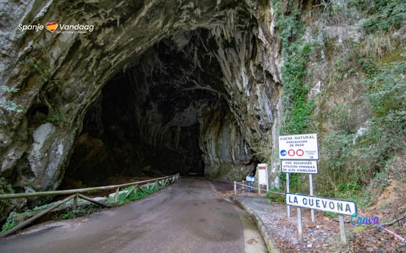 Dit dorp in Asturië is alleen via een grot te bereiken